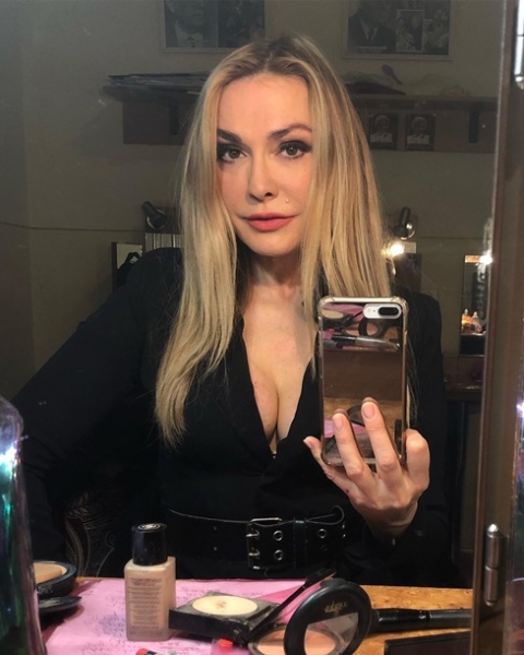 Глубокое декольте Ольги Сумской вызвало обсуждение в Сети