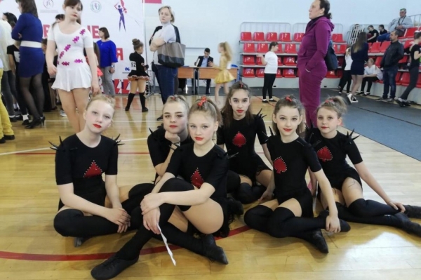 Клубы донской столицы успешно выступили в региональном фестивале по акробатическому рок-н-роллу