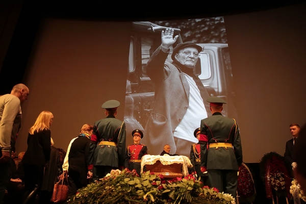 Москва Георгия Данелии простилась со своим режиссером: слезы, цветы и овации