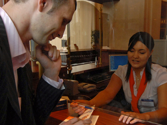 Как россиян обманывают в банках: &laquo;впаривают&raquo; страховки под видом вкладов