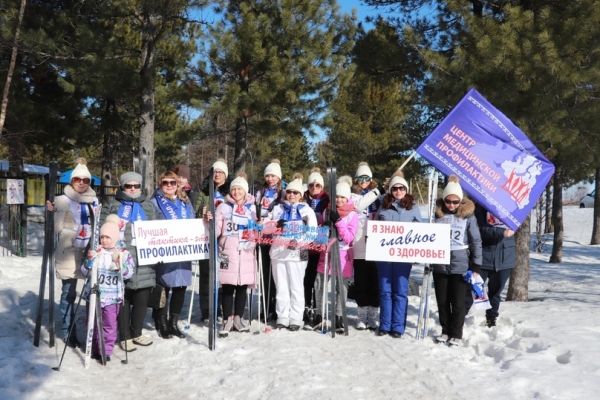 Ямальцы отметили День здоровья зарядкой и спортивной эстафетой