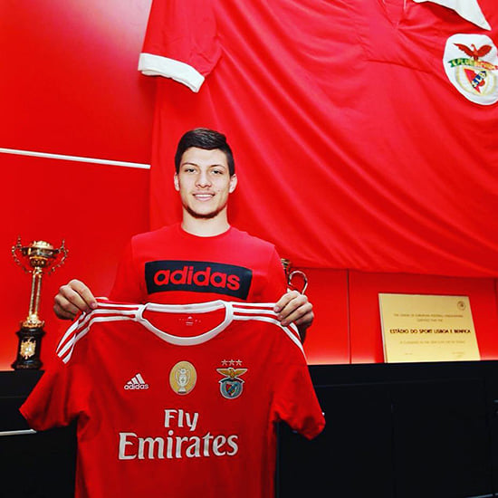 Лука Йович &ndash; форвард, который скоро будет в топ-клубе. Отказал Венгеру, спал в машине, чтобы пробиться в футбол