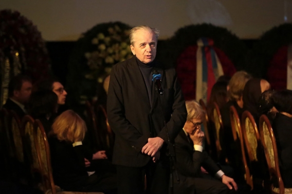 Москва Георгия Данелии простилась со своим режиссером: слезы, цветы и овации