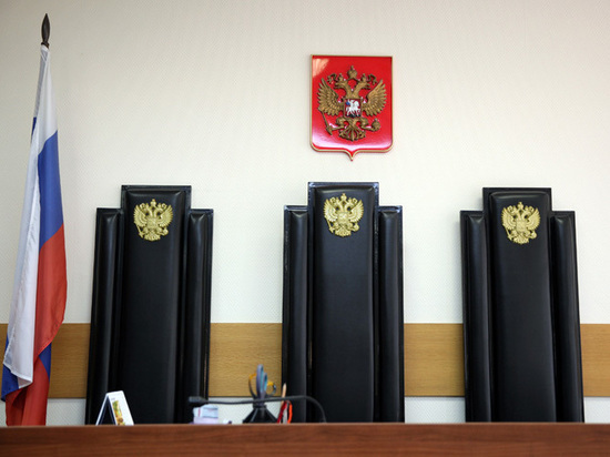 Экс-полковнику, обвиняемому в мошенничестве с &laquo;Мерседесами&raquo;, стало плохо в суде