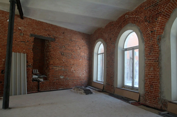 Омский бизнесмен реставрирует здание, в котором родился его сын