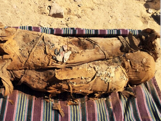 В Египте нашли древнюю гробницу с мумиями и сокровищами