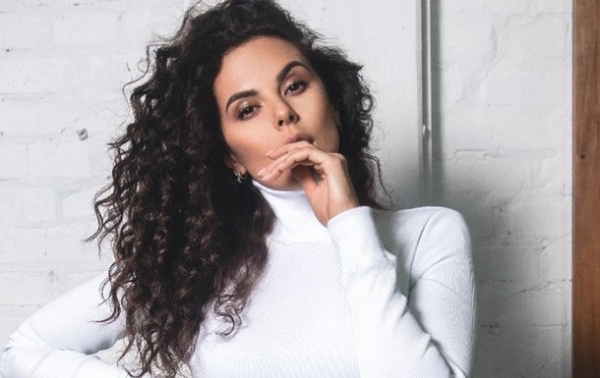 Каменских заворожила сеть мистическим откровенным фото