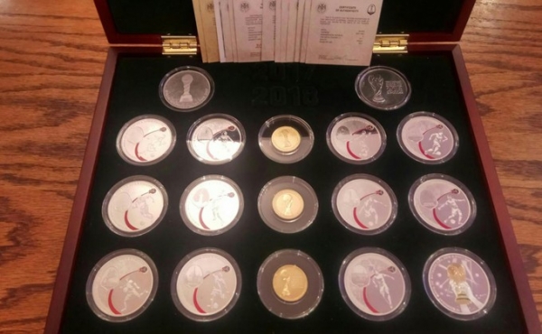 Футбольные монеты за 225 тысяч рублей продает новосибирец