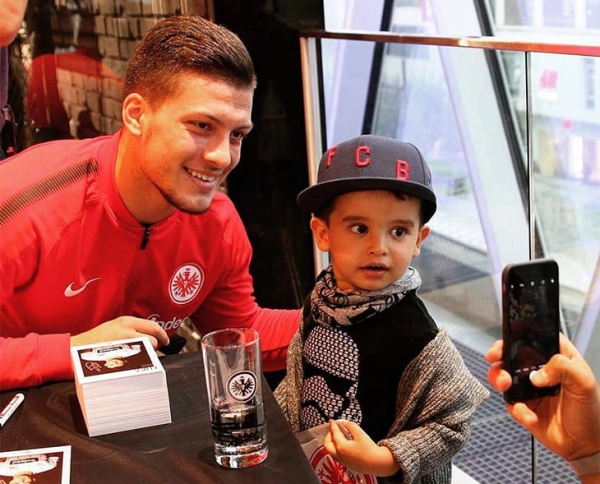 Лука Йович &ndash; форвард, который скоро будет в топ-клубе. Отказал Венгеру, спал в машине, чтобы пробиться в футбол