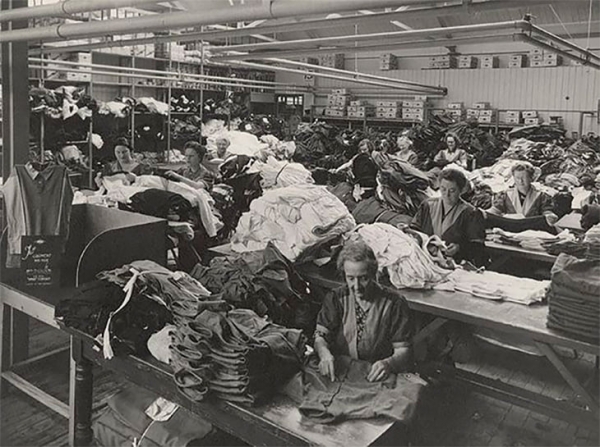 Umbro – классика британского футбола. В этой форме Англия выиграла ЧМ, а Сульшер забил решающий гол в финале ЛЧ-99