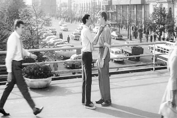 Данелия наполнил свою лирическую комедию о Москве множеством парадоксов