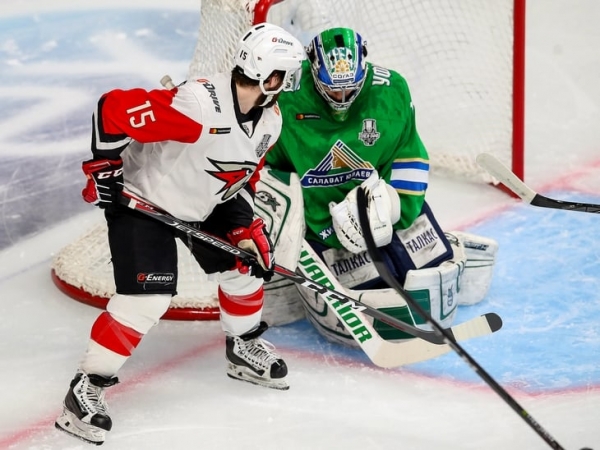 Это за них тащит Метсола. Семья лучшего вратаря КХЛ