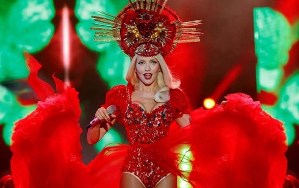 "Включайте мозги": Полякова и Димопулос ссорятся в сети из-за Зеленского