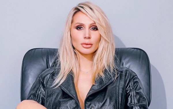 Светлана Лобода показала пикантные селфи