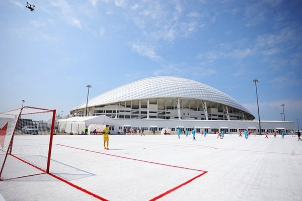 В Сочи открыли поле из переработанных пластиковых стаканов. Их там 50 тысяч