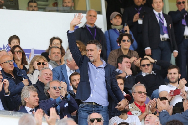 &laquo;Фиорентина&raquo; отметила юбилей Батистуты: 6 тысяч человек в центре города и огромный торт