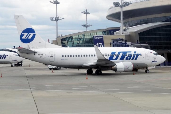 Во Внуково пассажиры самостоятельно остановили взлет самолета, заметив огонь из турбины