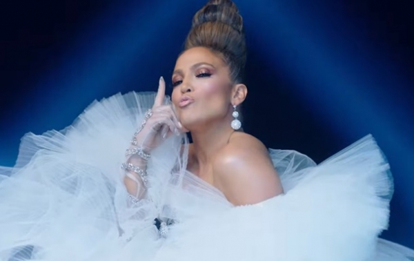 Дженнифер Лопес выпустила новый клип Medicine