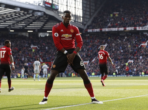 Вечер празднований Погба: станцевал, схватил себя между ног и, кажется, обратился к Сульшеру