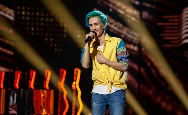 Баста дал шанс новосибирцу с синими волосами на шоу &laquo;Песни&raquo;