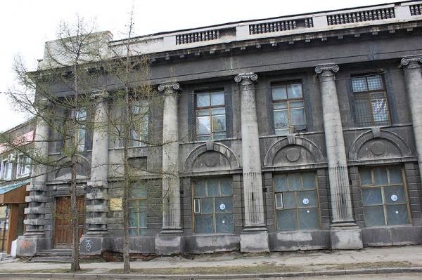 Омский бизнесмен реставрирует здание, в котором родился его сын