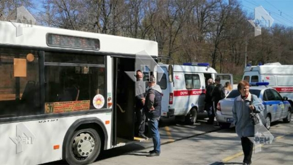 В Ростове автобус столкнулся с маршруткой, 14 человек пострадали