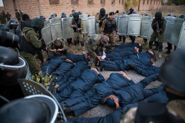 В Таджикистане осужденные террористы устроили бунт в колонии, более 30 человек погибли
