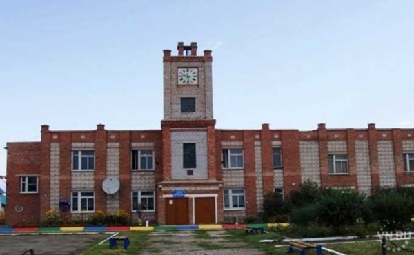 Старинные часы в Неудачино привлекают туристов