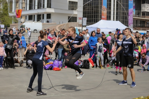 Легкоатлетическая эстафета, спорт на любой вкус и интерактивные площадки: Ростов отмечает 1 мая
