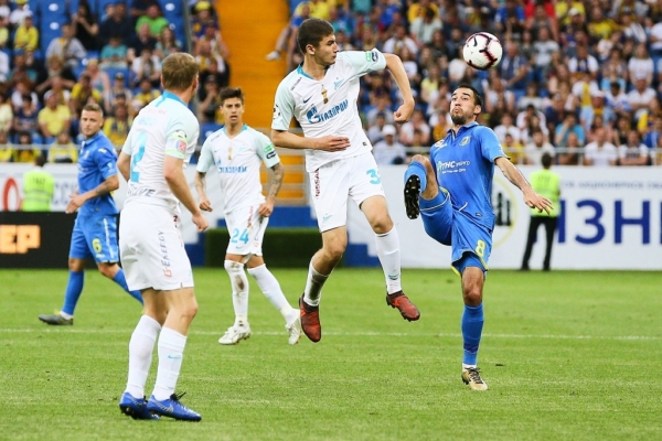 Футболисты &laquo;Ростова&raquo; обыграли &laquo;Зенит&raquo; 