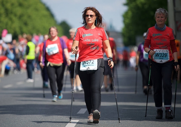 Скандинавская ходьба &ndash; модный фитнес: в два раза эффективнее бега, работает 90% мышц