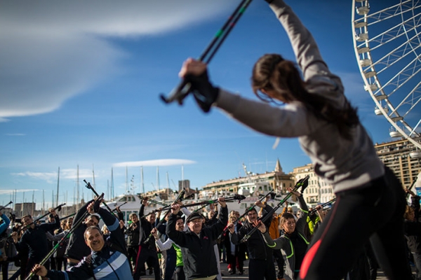 Скандинавская ходьба &ndash; модный фитнес: в два раза эффективнее бега, работает 90% мышц