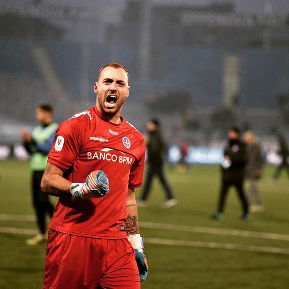 Тысячи фанатов поддержали вратаря Сан-Марино в инстаграме. Кажется, флэшмоб начался на Sports.ru