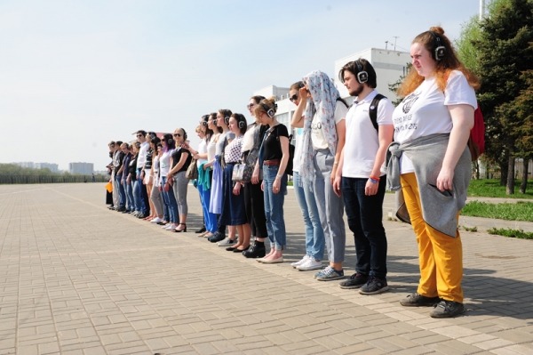 Впервые в Омске состоялся спектакль-променад