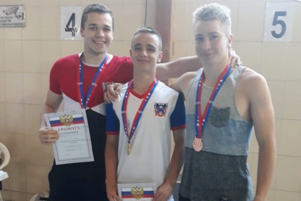 В донской столице определили сильнейших пловцов города