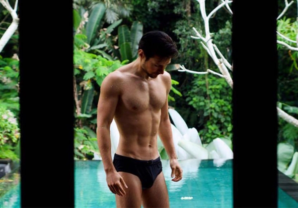 Павел Дуров голодает весь июнь, только пьет воду. Диетолог разнес эту идею