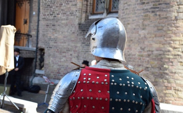 Рыцарские доспехи продает по дешевке новосибирец