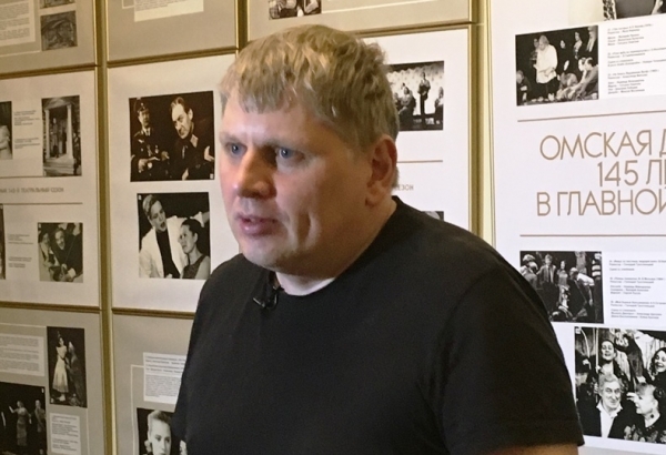 Очередная премьера в Омской драме идет 2,5 часа в полной темноте