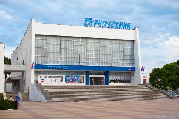 В Геленджике юные вандалы разгромили кинотеатр «Буревестник»