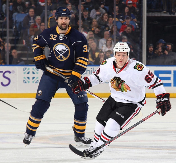 &laquo;Он подкрался сзади и приставил свой болт к моему лицу&raquo;. Бывший тафгай раскрывает секреты НХЛ