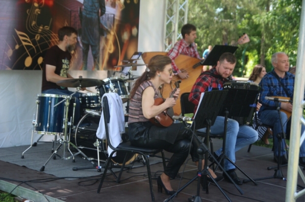 Омичи распробовали шашлыки под звезд мирового джаза