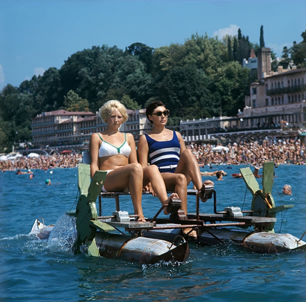 Мода на купальники в XX веке: пловчиха подала идею, Монро спасла бикини, а женщины в СССР брали их за две зарплаты