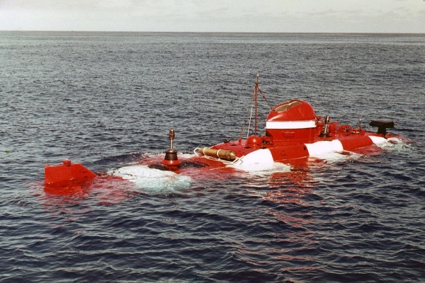 Минобороны: при пожаре на исследовательском подводном аппарате погибли 14 моряков