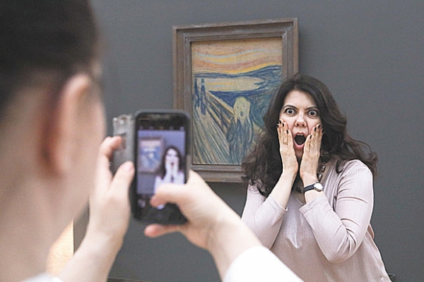 Москвичи выстроились в очереди: семь часов к Эдварду Мунку