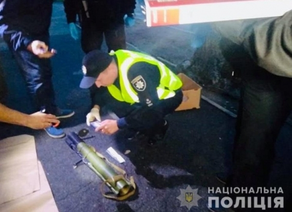 Здание телеканала в Киеве обстреляли из гранатомета