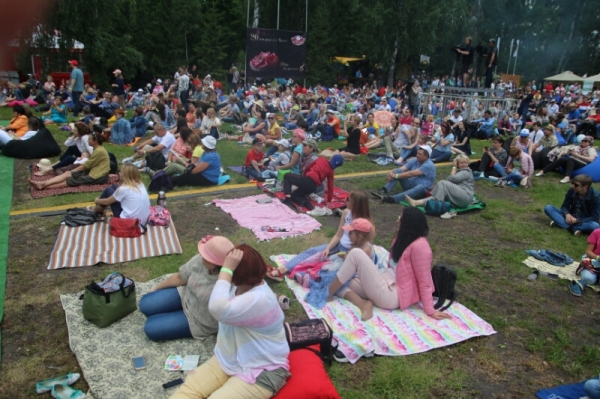 Омичи распробовали шашлыки под звезд мирового джаза