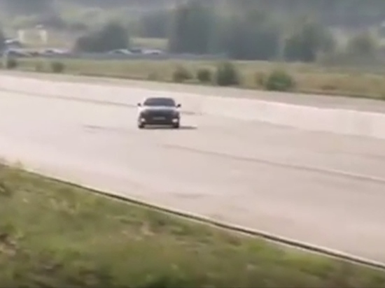 На автогонках в Подмосковье разбился пилот