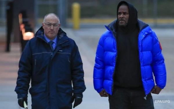 Певца R. Kelly арестовали за детскую порнографию