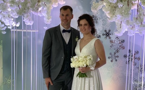 Легендарный лыжник Устюгов женился на чемпионке из Сузуна