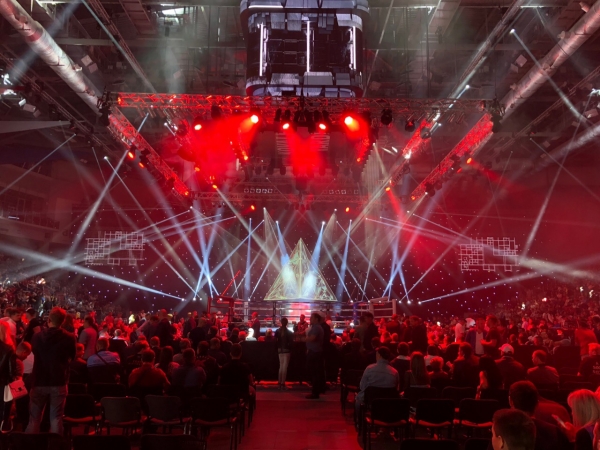 Ковалев еле выжил в 8-м раунде, но все-таки нокаутировал Ярда!